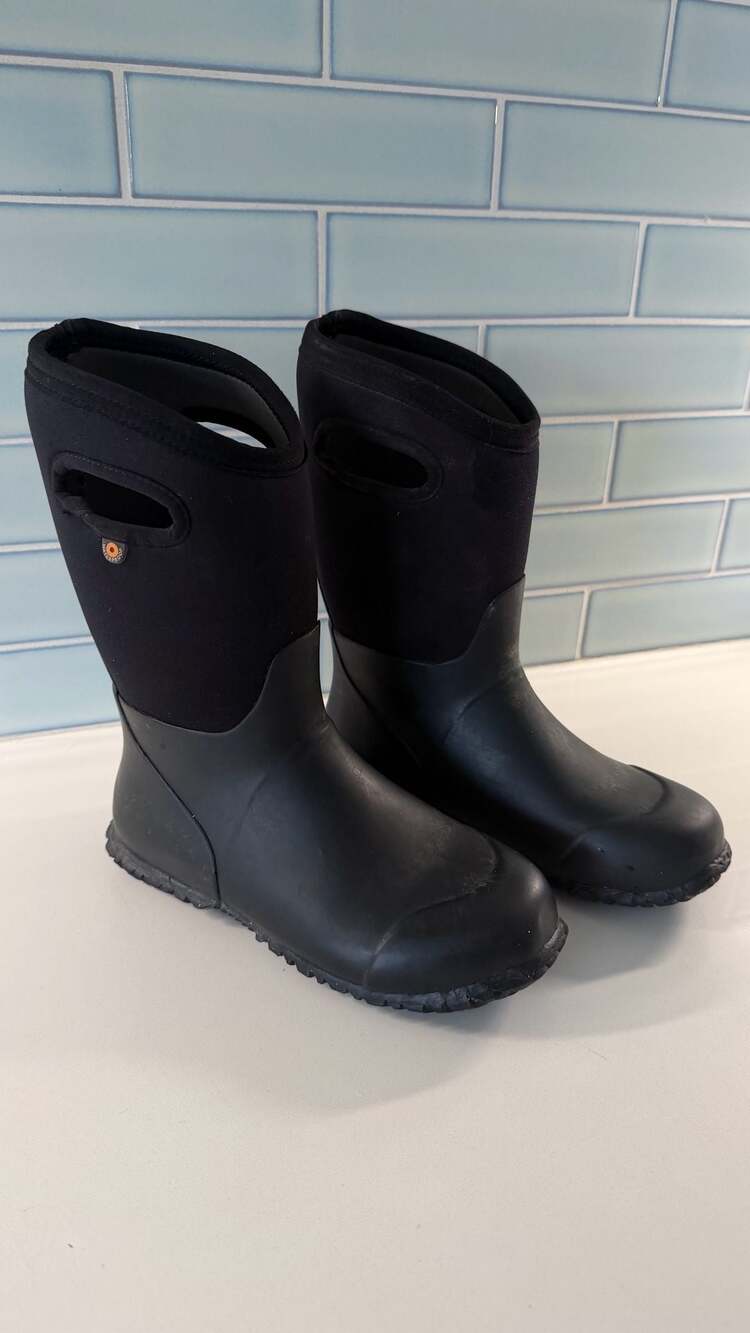 Bogs York Solid Size 4 Youth Black Waterproof Boots